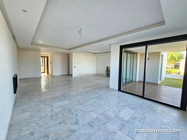 T4 vide de 223m² en rdj – 3 chambres ch. Perso — 4