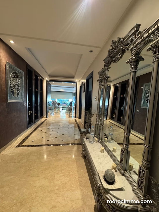 À louer Appartement F4 meublé de 240 m² à Hay Riad — 2