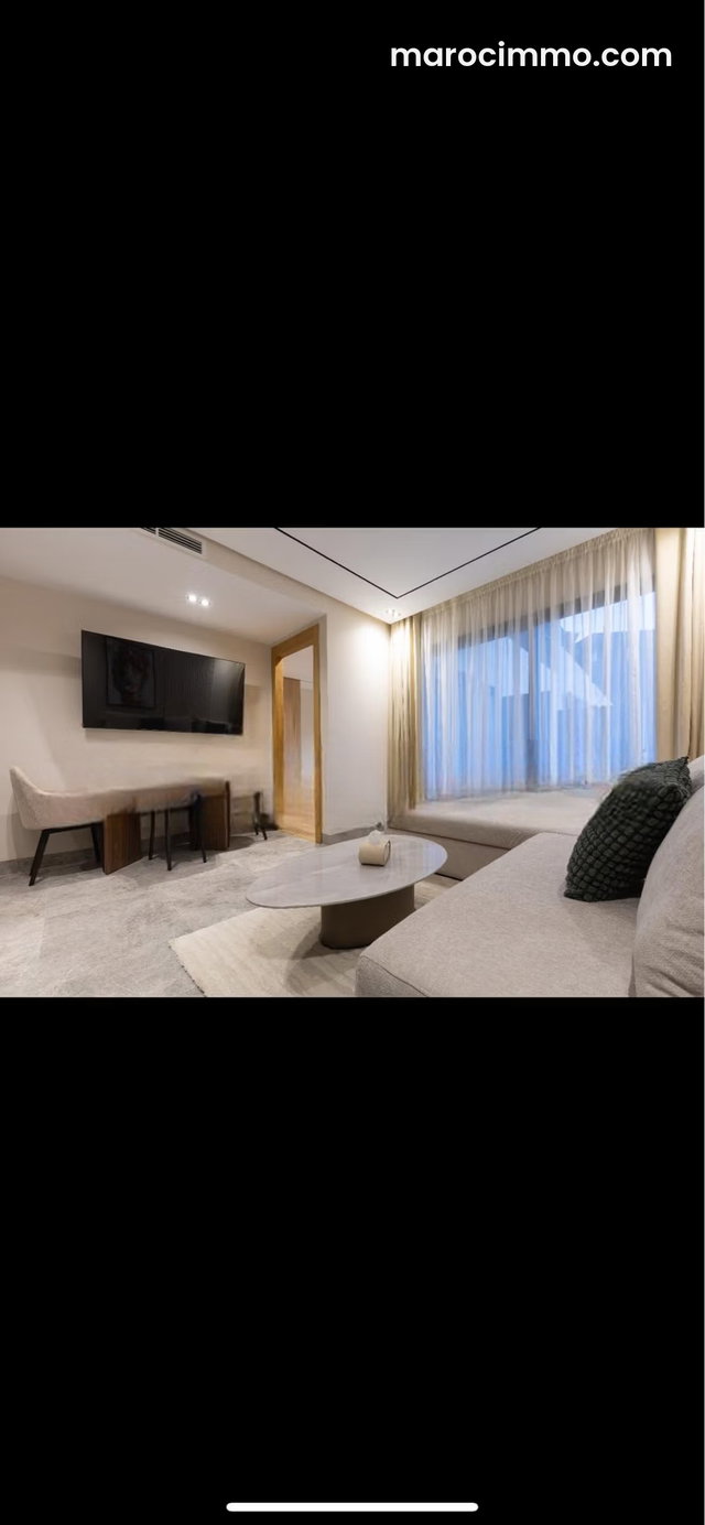 Studio unique vue dégagée sur CFC avec terrasse étage élevé 43m2 — 4