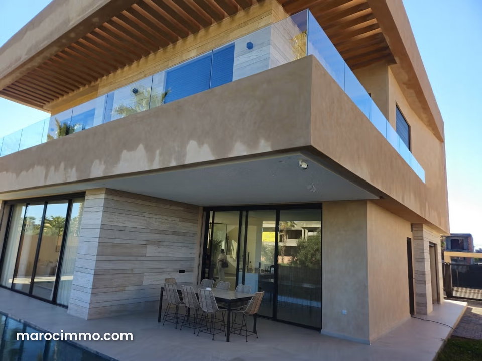 Luxurious villa for sale on Route Amizmiz