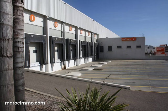 Plate forme logistique 2000 m² Route de médiouna — 2