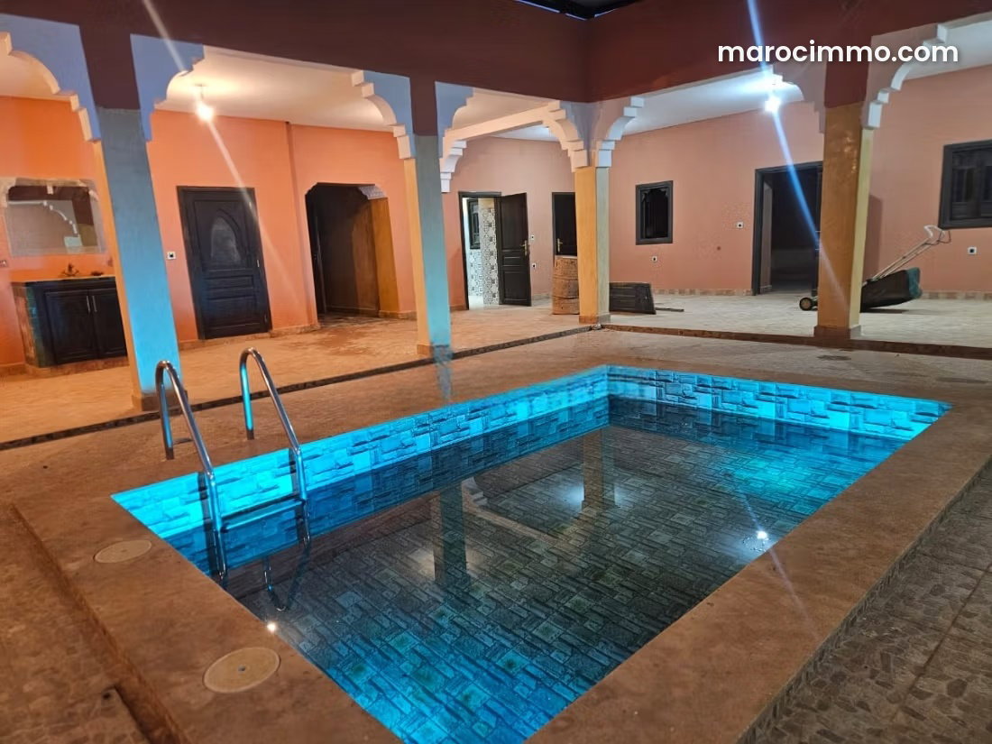 500 sqm House with Swimming Pool on Fes Road, Marrakech — Marrakesh