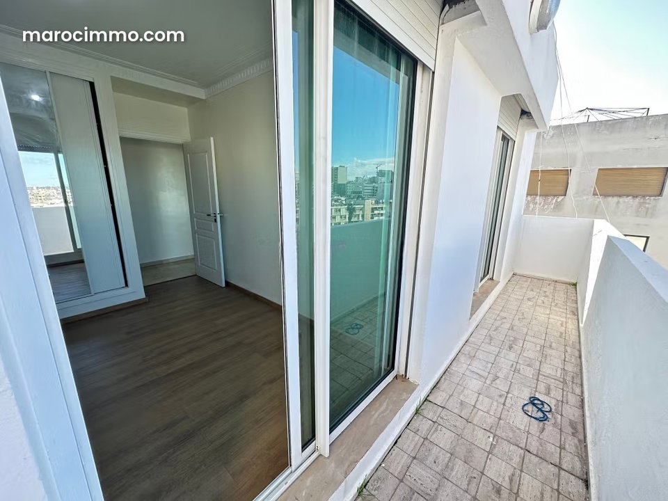 Très beau duplex à la location VIDE en face de lycée Lyautey