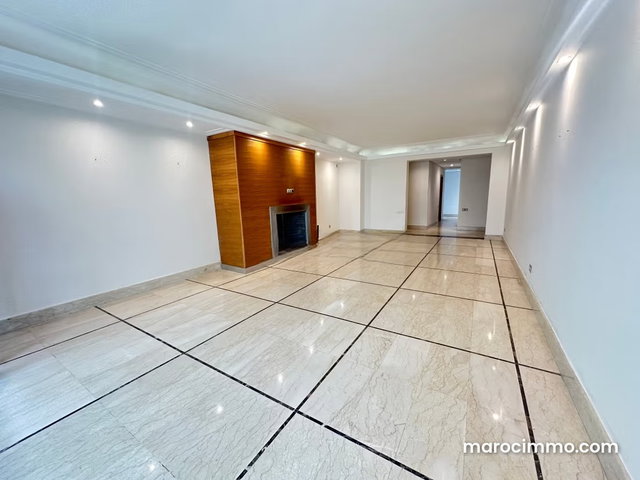 Sublime appartement de 4 chambres ch du personnel VIDE au Triangle d’or — 3