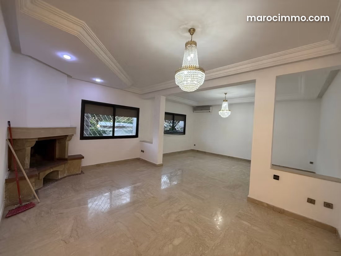 320 m² Villa, 4 Bedrooms with Garden, Riyad, Rabat — Rabat