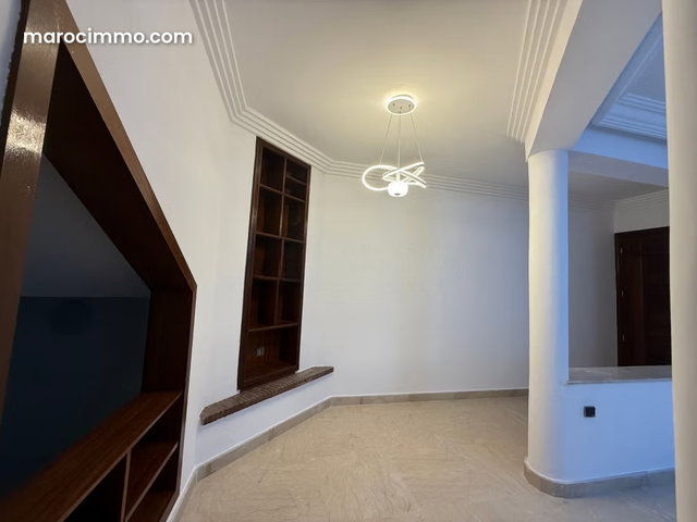 Location villa de luxe à Riyad. 6 pièces confortables. Salon traditionnel et porte blindée — 3