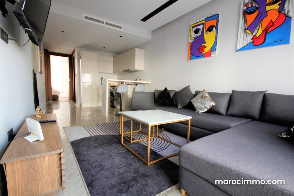 Anfa loue luxueux studio traversant balcon