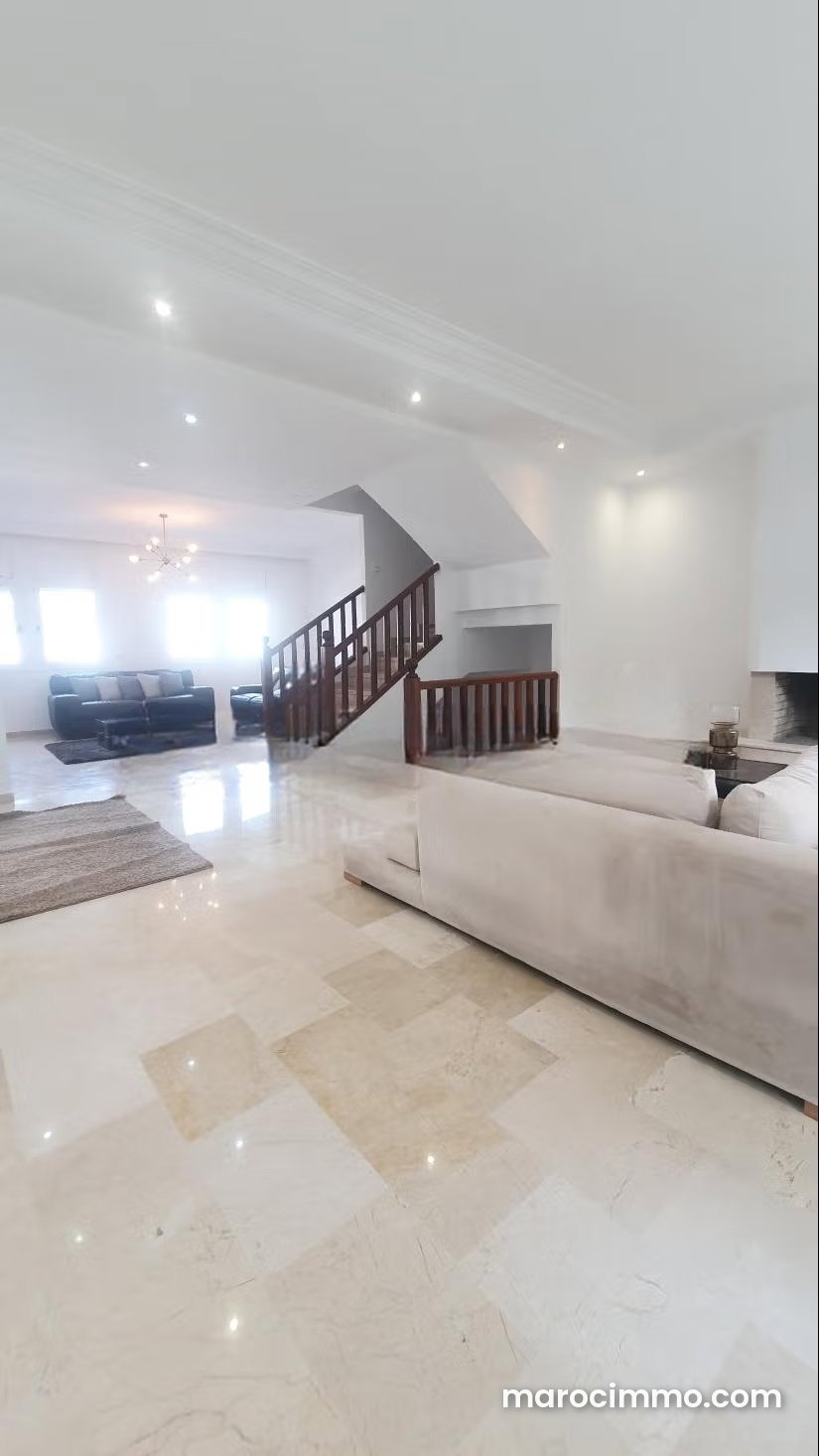 Villa avec jardin à louer au C.I.L, Casablanca — Casablanca
