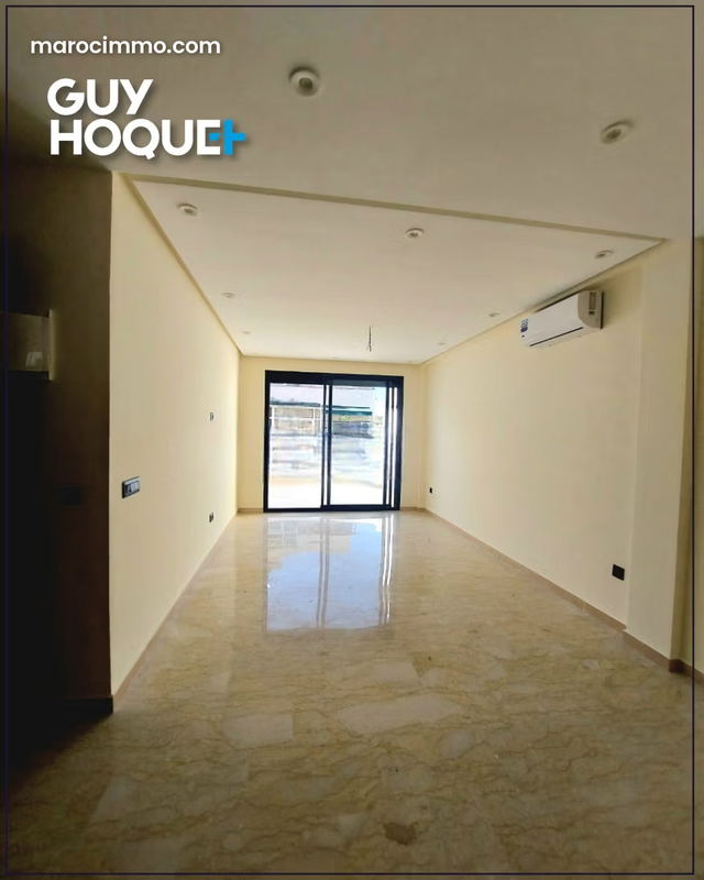 Studio vide val fleuri — Casablanca