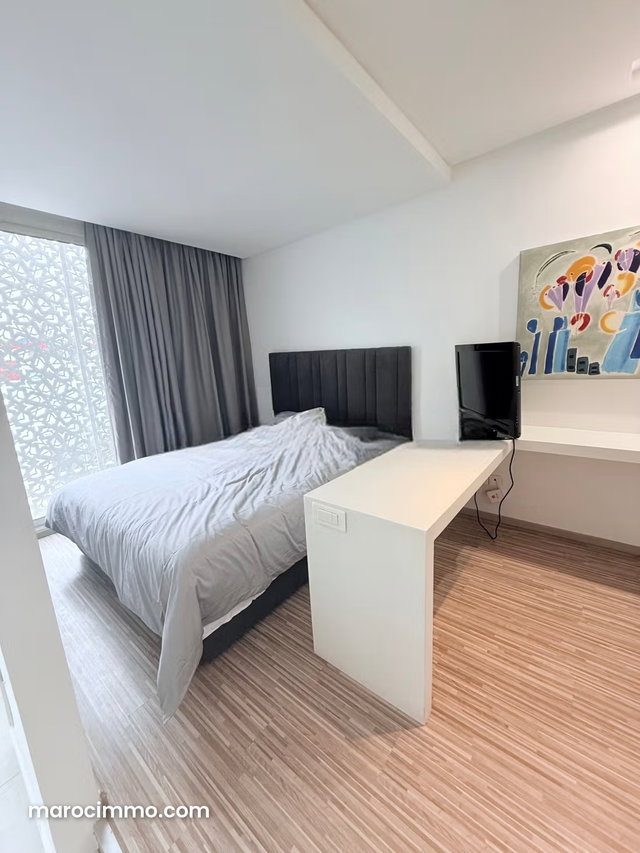Beautiful studio for rent near Lyautey High School — 3