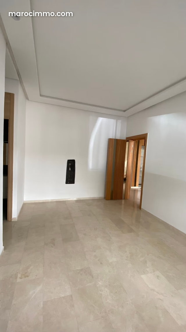 Apparemment neuf à vendre — 2