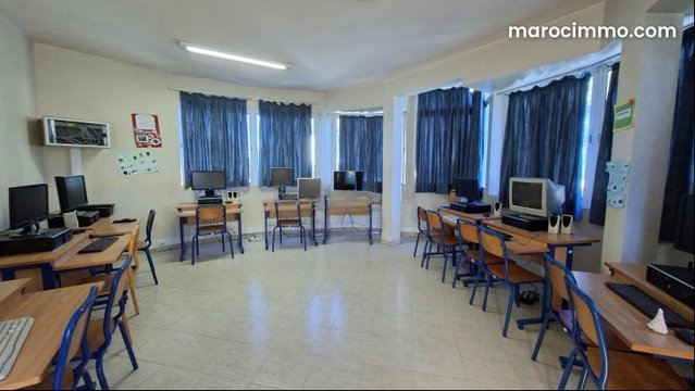 Immeuble 700 m² en zone immeuble R3 — 2