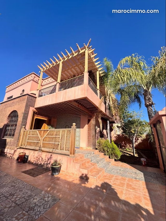 Moroccan villa for sale in Marrakech - Targa style, carved cedar ceilings, pool — 3