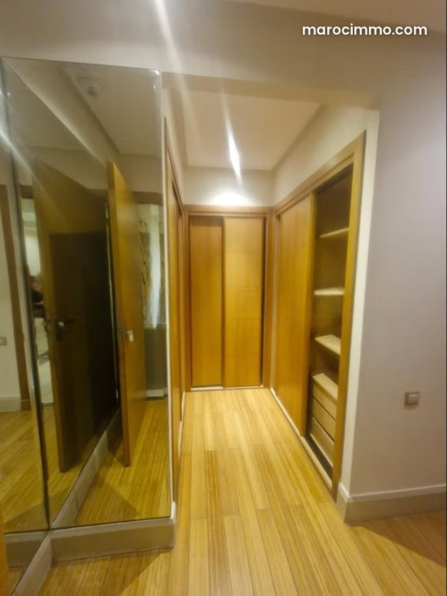 Appartement en location à Racine. 4 chambres agréables. Meublé — 3