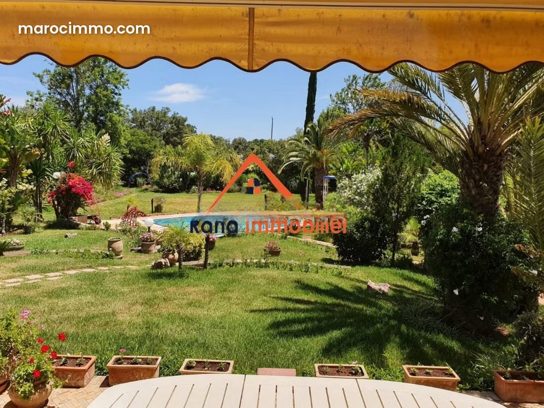 Villa 2500 m² avec piscine et jardin, Souissi, Rabat — Rabat