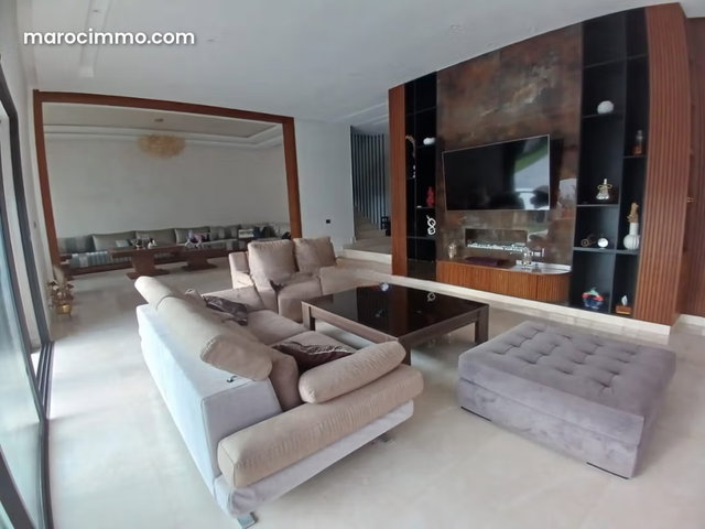 Location villa de haut standing à El Menzeh. 7 chambres. Tout confort avec cheminée et climatisation. — 2