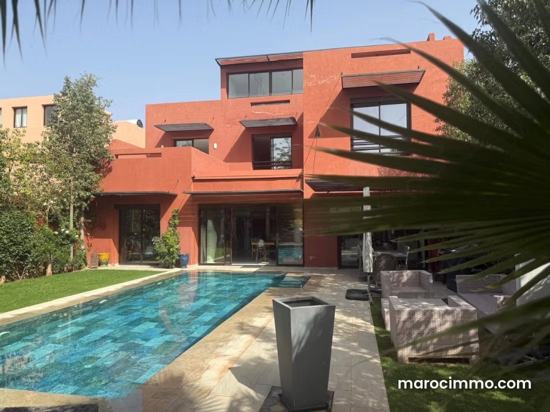 330 m² Villa with Pool and Garden, Agdal, Marrakech — Marrakesh