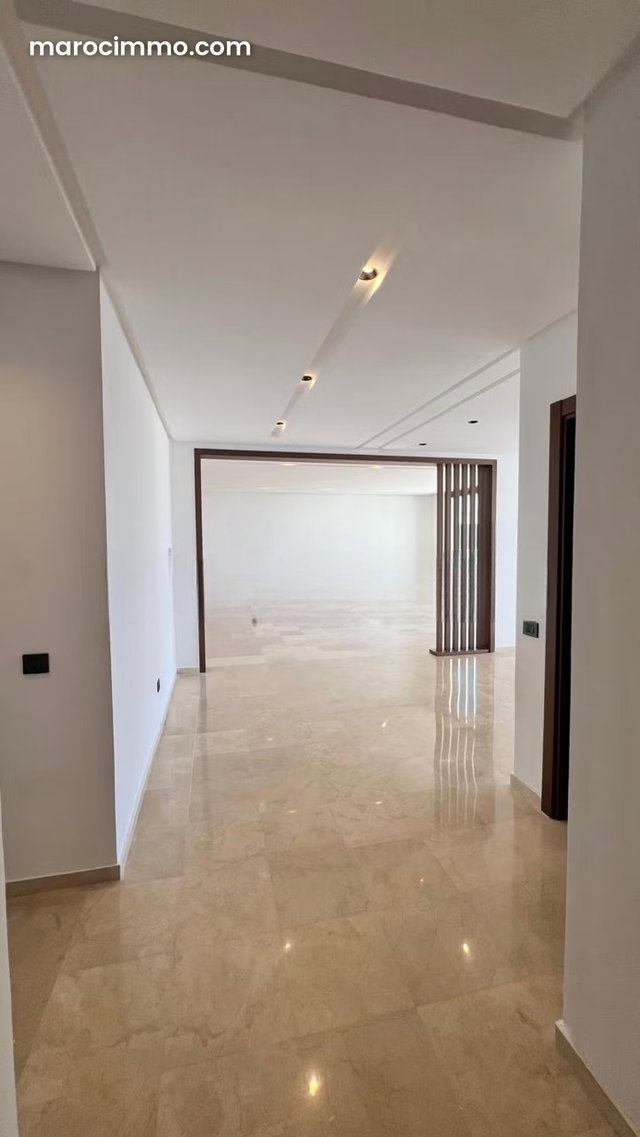 Rent this apartment in Dar Bouazza. 230 m². Furnished — 4