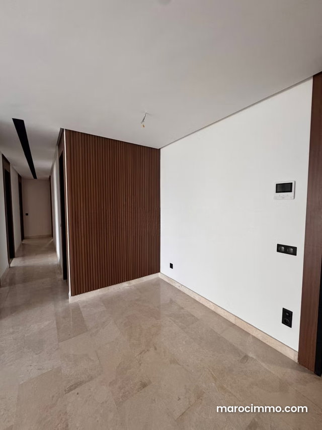 Somptueux appartement vide à louer au CFC — 3