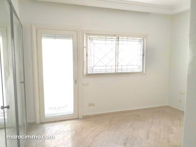 Location beau duplex vide — 2