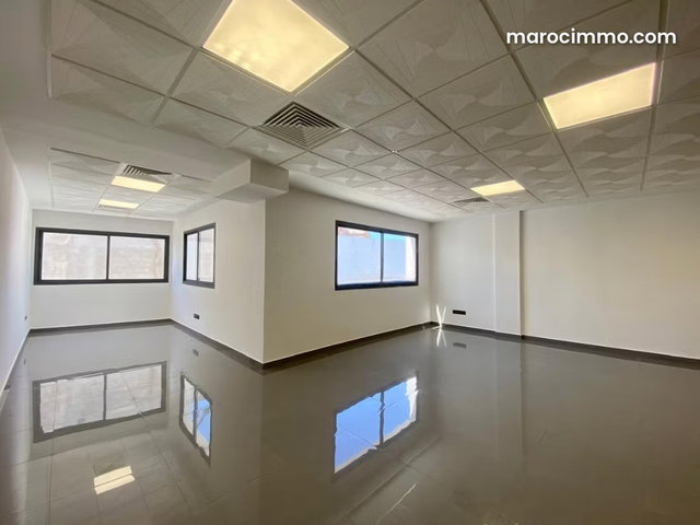 Plateau de bureau 70 m² Franceville — 3