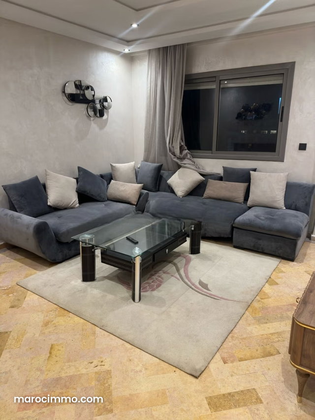 Joli appartement 80 m2 au 7 em et dernier étage en plein quartier racine — 2