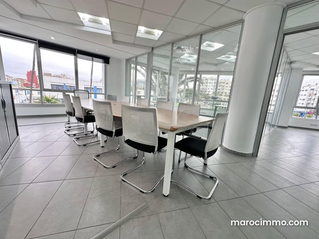 254 sqm office with garage, Moulay Youssef, Casablanca — Casablanca