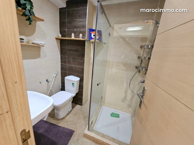 Bel appartement en location à El Mansouria. Surface de 90 m². Concierge et climatisation — 5