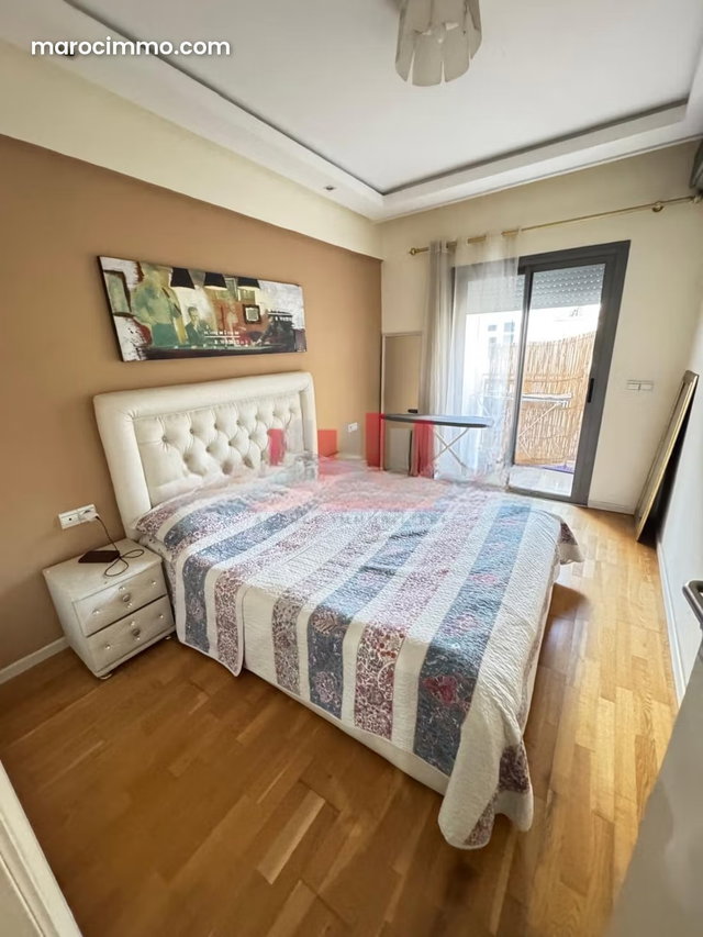 Appatement meublé – entièrement rénové – 2 balcons — 5