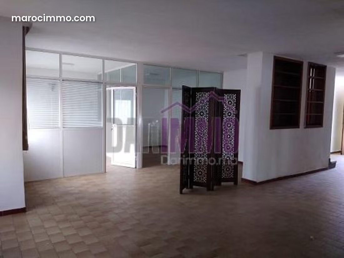 450 m² Villa, 6 Bedrooms with Garden, Upper Agdal, Rabat — Rabat