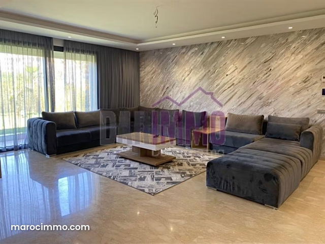 Bel appartement duplex joliment meublà — Rabat