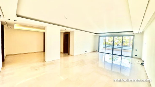 Vend appartement à Ain Diab. 3 belles chambres. Porte blindée et système de double vitrage — 3