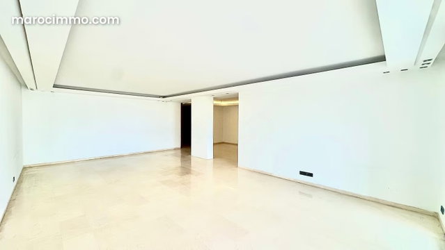 Vend appartement à Ain Diab. 3 belles chambres. Porte blindée et système de double vitrage — 5
