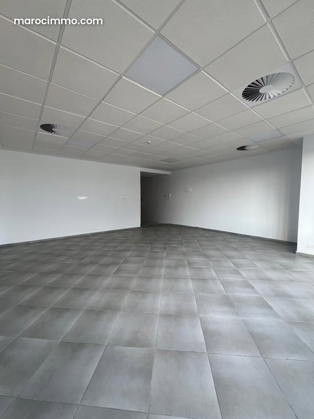 Location professionnelle quartier administratif corp me — 4