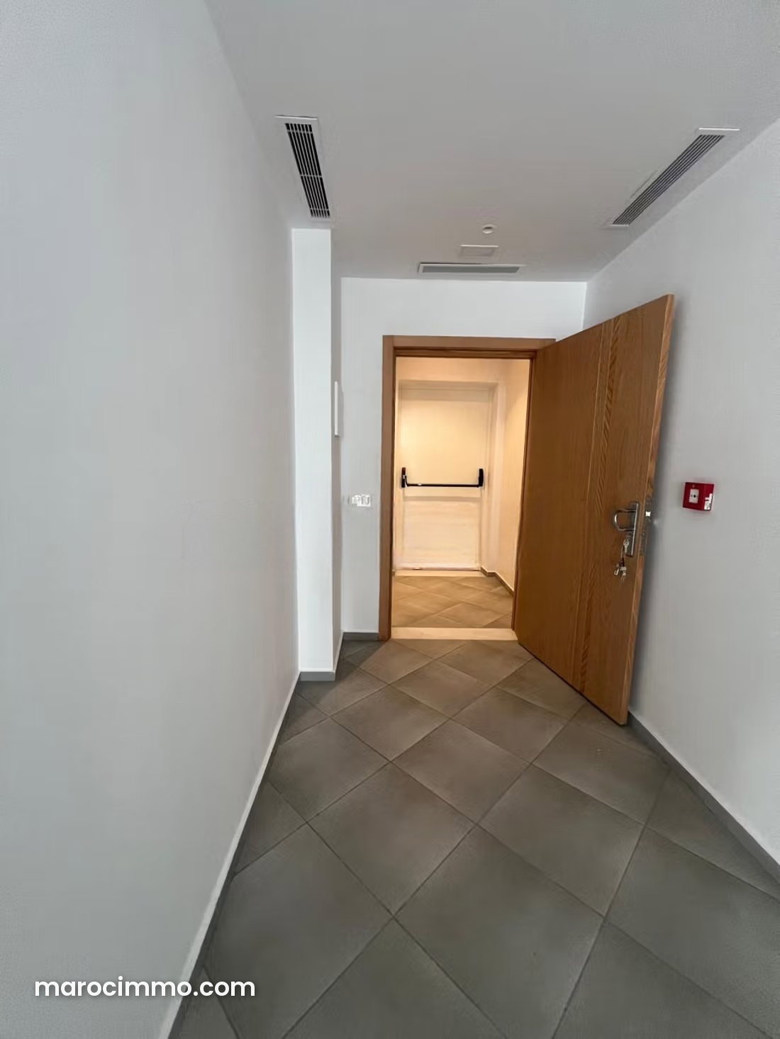 59 m² office for rent in Tangier's Administrative District — Tangier