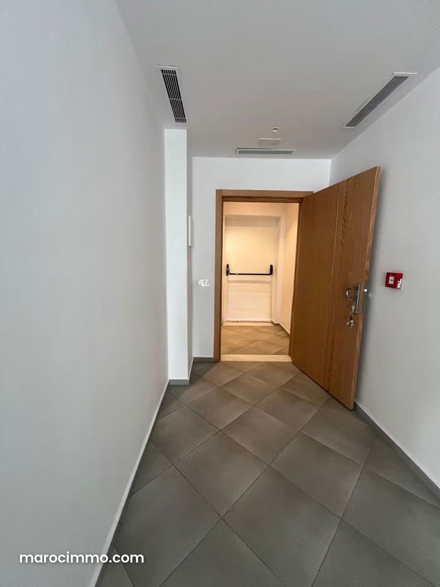 Professional Office in Administrative District Corporate Me — Tangier