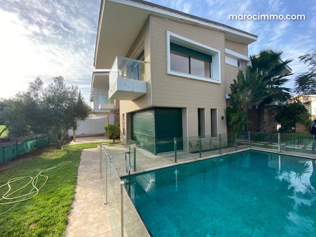 Villa front golf — 2