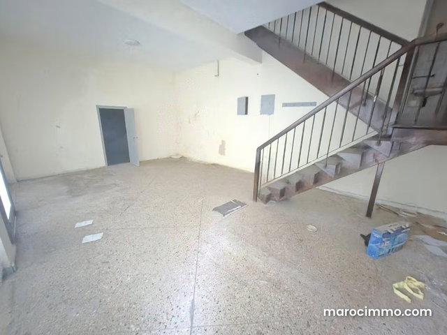 Local commercial à louer — 3
