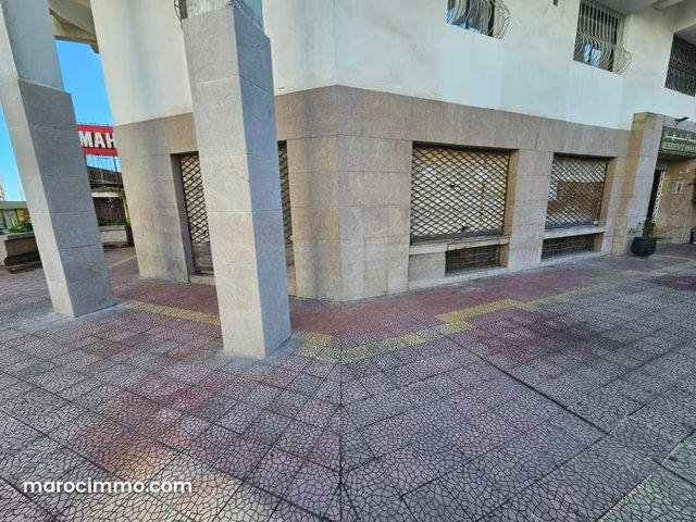 Local commercial en location — 3
