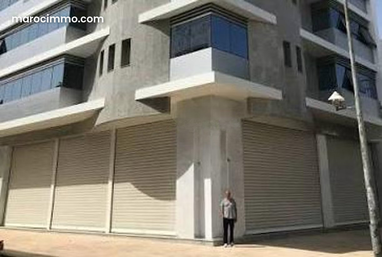 152 m² Commercial Premises with Double Frontage, Issil, Marrakech — Marrakesh