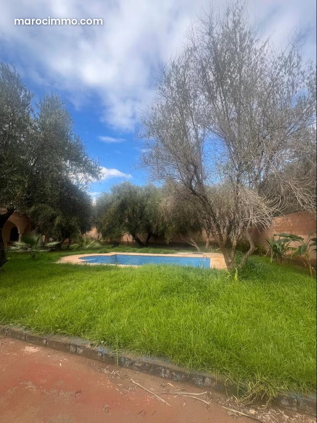 Villa à rénover sur la Route de Fez. 5 belles chambres. Belle terrasse et jardin — 2