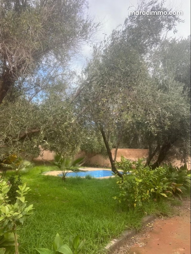 Villa à rénover sur la Route de Fez. 5 belles chambres. Belle terrasse et jardin — 3