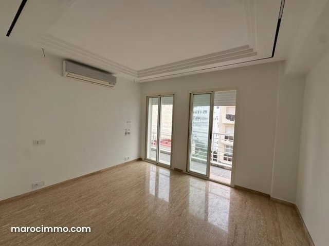 Appartement Rénové avec Terrasse – Gauthier — 5