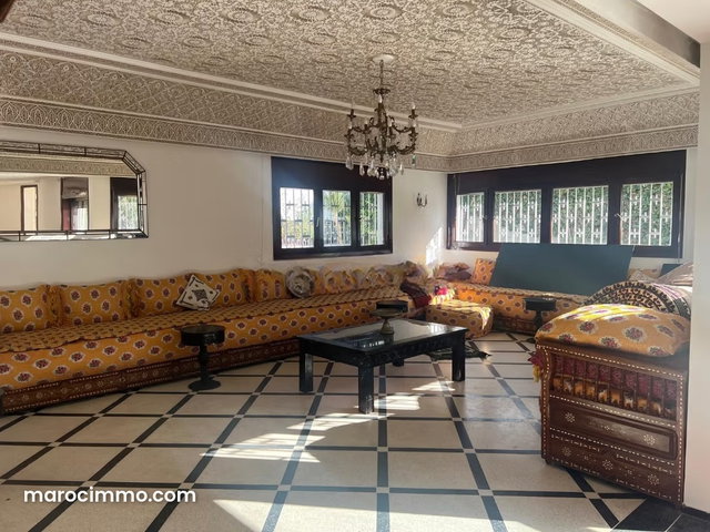 Villa à louer à Souissi — 2