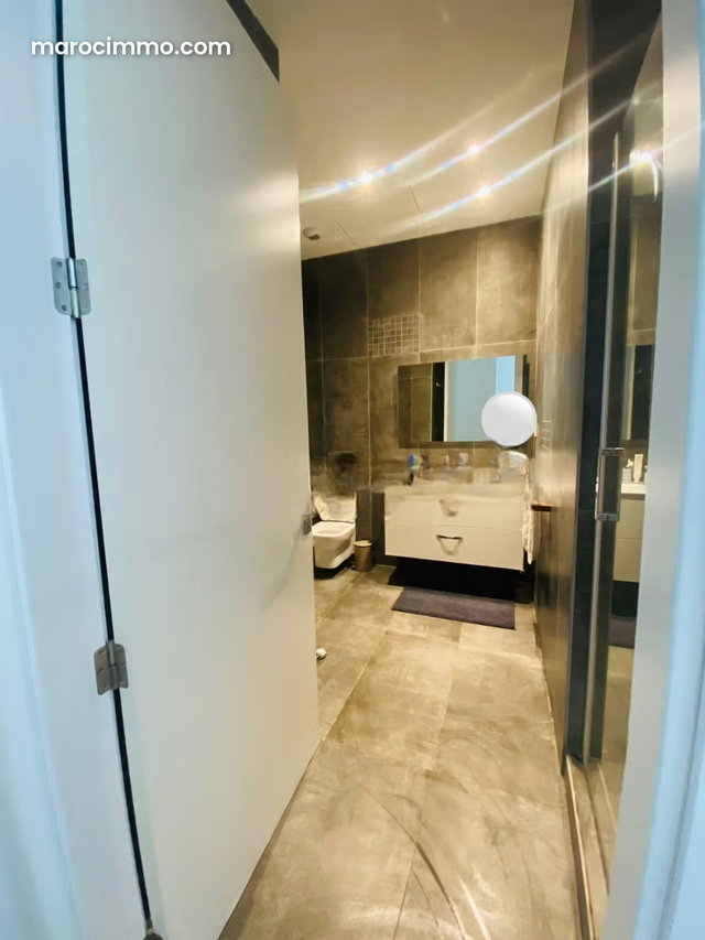 Superbe appartement à vendre à Dar Bouazza. 5 grandes pièces. Porte blindée et parabole — 4