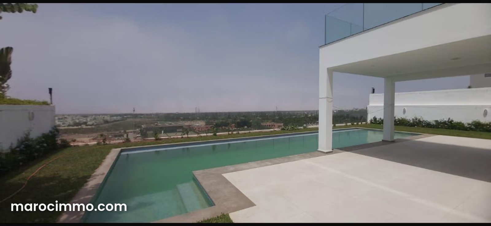 1,000 m² sea-view villa for rent in Aïn Diab, Casablanca — Casablanca