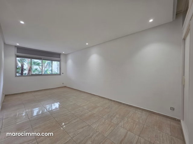 Renovated Ground Floor Apartment in Secure Residence — 4