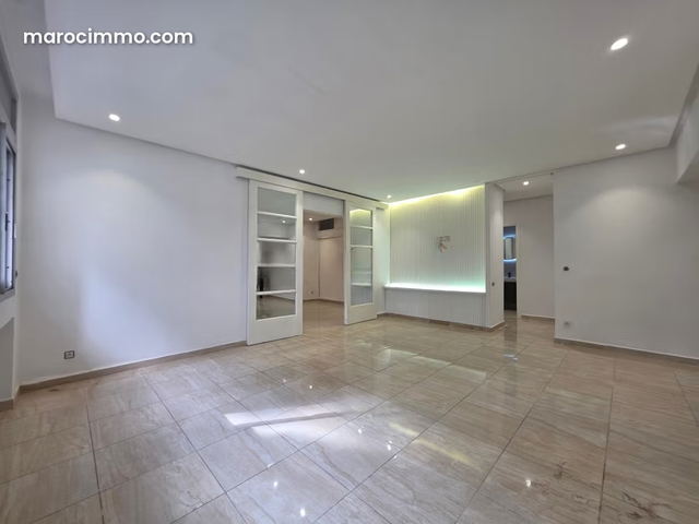 Appartement rénové RDC résidence fermée sécurisée — Casablanca