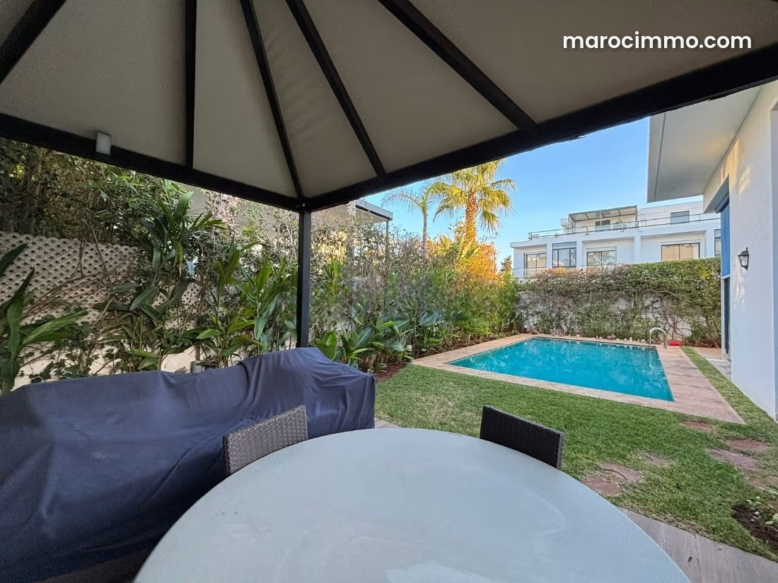 340 sqm Villa with Swimming Pool and Sea View, Dar Bouazza — Dar Bouazza
