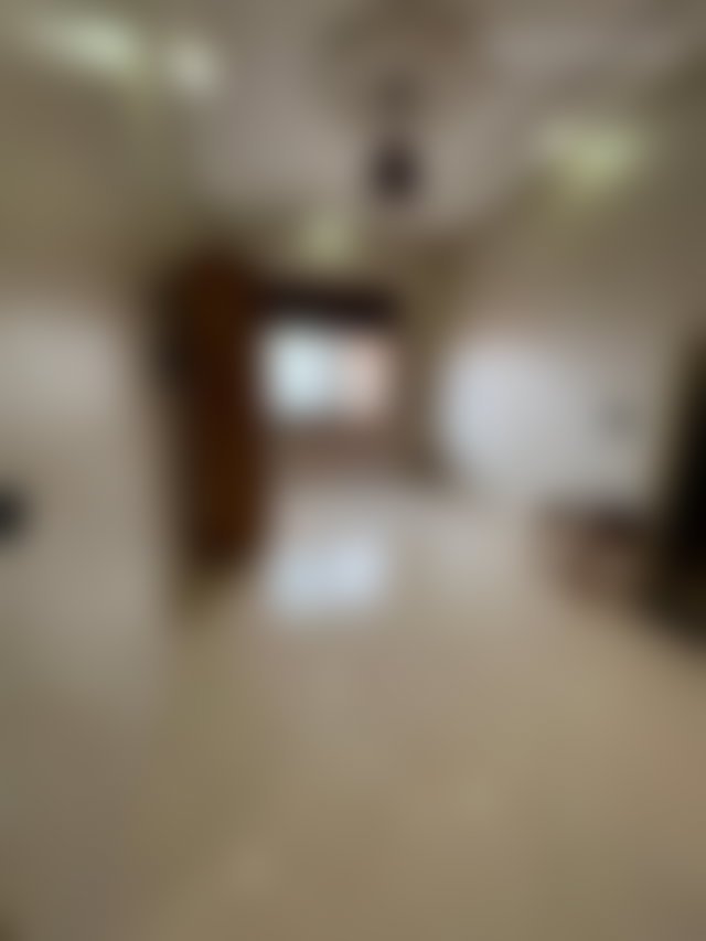 منزل مع محل تجاري جاهز للبيع بحي بورت دي مراكش — 2